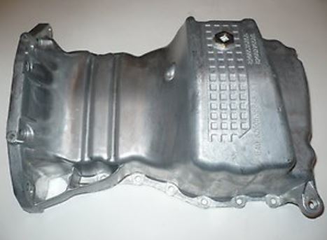 11200-RZV-E02 Motorolje bunnpanne original for Honda oppstilt mot hvit bakgrunn