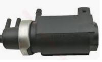 14956-AA500 Motor manifold vacuum solenoid ventil for Nissan oppstilt mot hvit bakgrunn