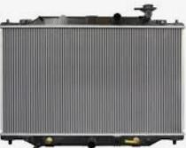 SH02-15-200A Motor kjøling radiator for Mazda oppstilt mot hvit bakgrunn