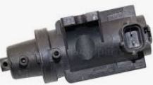 SH02-18-741 Eksos EGR vakuum ventil for Mazda oppstilt mot hvit bakgrunn