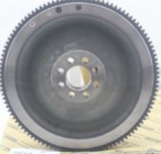 13405-30031 Motor svinghjul for Toyota oppstilt mot hvit bakgrunn