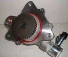 14650-2W20B Motor vacuum pumpe original for Nissan oppstilt mot hvit bakgrunn
