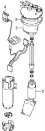 15100-81813 Drivstoffpumpe original for Suzuki oppstilt mot hvit bakgrunn