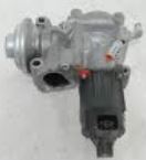1582A526 Eksos EGR ventil for Mitsubishi oppstilt mot hvit bakgrunn