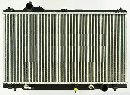 16400-38210 Kjøling radiator for Lexus oppstilt mot hvit bakgrunn