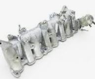 17101-30040 Motor manifold inntak for Toyota oppstilt mot hvit bakgrunn