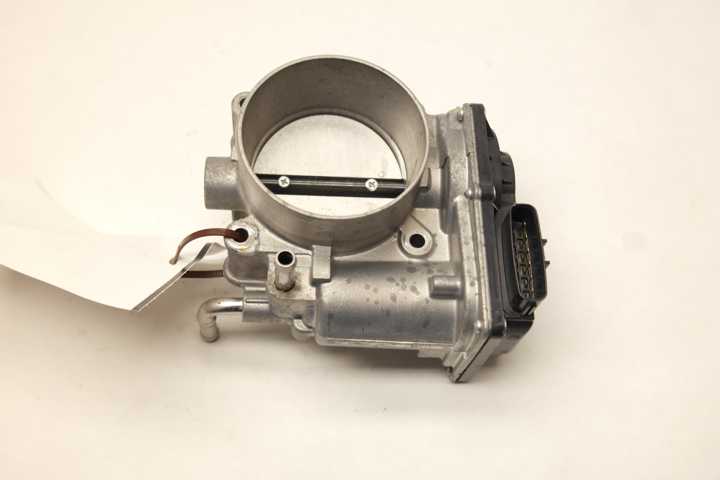 22030-31070 Motor gasspjeld original for Lexus oppstilt mot hvit bakgrunn