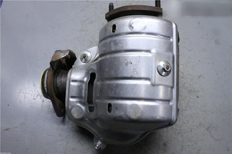 25052-33040 Eksos katalysator manifold nr 2 original for Toyota oppstilt mot hvit bakgrunn