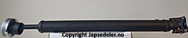 27102-63J00 Drivaksel mellomaksel bak original for Suzuki oppstilt mot hvit bakgrunn