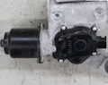 28815-EB400 Vindusviskermotor bak orginal for Nissan oppstilt mot hvit bakgrunn