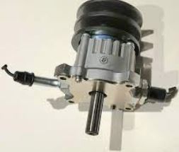 29300-30020 Motor manifold vakuumpumpe for Toyota oppstilt mot hvit bakgrunn