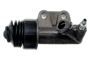 BP4S-41-920B Clutch slavesylinder for Mazda oppstilt mot hvit bakgrunn