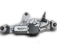 85130-13120 Vindusviskermotor bak orginal for Toyota oppstilt mot hvit bakgrunn