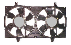 21481-8H303 Kjøling radiatorvifter m/ motor for Nissan oppstilt mot hvit bakgrunn