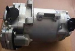 92600-3NG0A Kjøling klima kompressor AC for Nissan oppstilt mot hvit bakgrunn