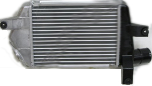 1530A026 Kjøling intercooler for Mitsubishi oppstilt mot hvit bakgrunn