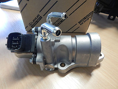25620-27080 Eksos EGR ventil for Toyota oppstilt mot hvit bakgrunn
