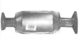 18160-R06-E00 Ekos katalysator for Honda oppstilt mot hvit bakgrunn
