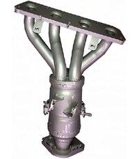 17104-0D101 Eksos katalysator manifold for Toyota oppstilt mot hvit bakgrunn