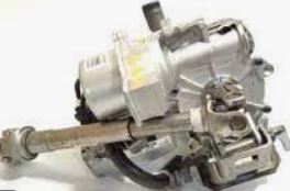 D09T-32-100L Styre rattaksel øvre elektrisk styring for Mazda oppstilt mot hvit bakgrunn