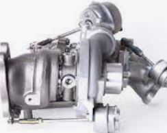 SH01-13-700A Motor turbo for Mazda oppstilt mot hvit bakgrunn
