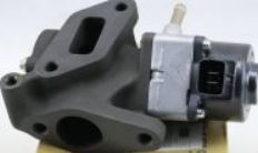 14710-2W20B Eksos EGR ventil for Nissan oppstilt mot hvit bakgrunn
