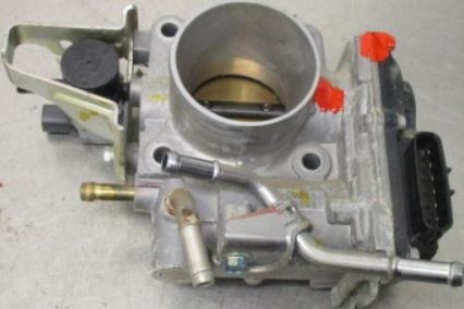 16400-RC3-H01 Motor gasspjeld for Honda oppstilt mot hvit bakgrunn
