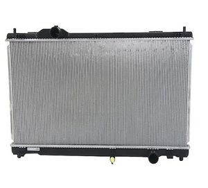 16400-31440 Motor kjøling radiator for Lexus oppstilt mot hvit bakgrunn